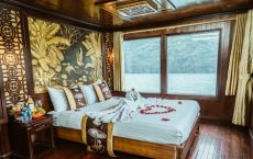 Suite balcony 2nd floor