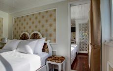 Family Connecting Royal