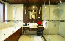 President Suite bathroom