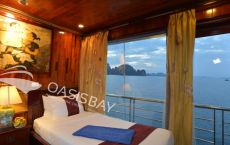 Twin bed balcony - upper floor