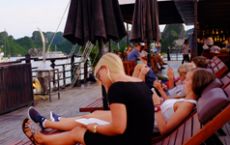 Pelican-cruise-sundeck