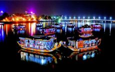 Hue night boat tour