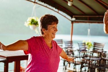 Renea Cruise - Bai Tu Long