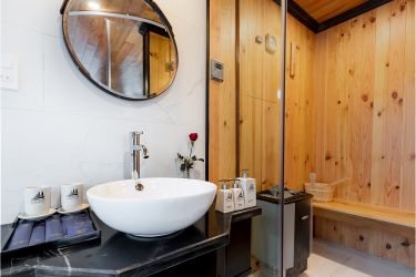 Halong Serenity Cruises