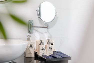 Halong Serenity Cruises