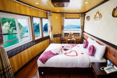 Cristina Diamond Cruise