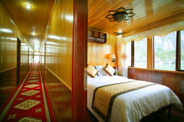 Halong Elizabeth Sails