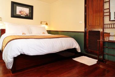 Halong Emeraude Cruise