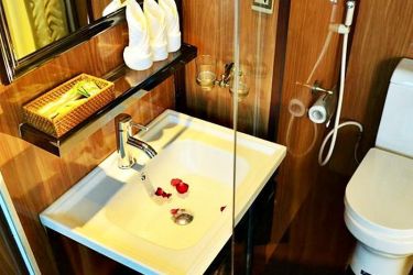 Garden Bay Premium Cruise