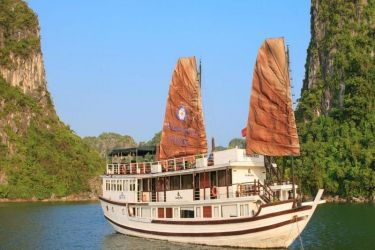 Garden Bay Premium Cruise