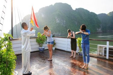 Garden Bay Premium Cruise