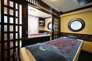 Paradise Luxury Cruise