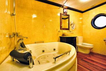 Paradise Luxury Cruise