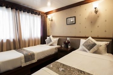 Halong Phoenix Cruiser