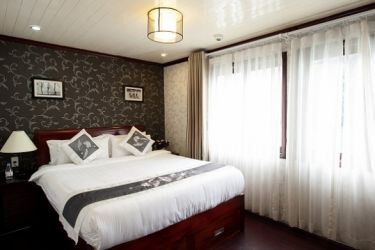 Halong Phoenix Cruiser