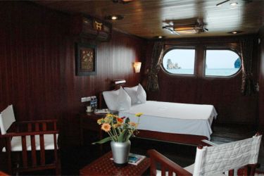 Red Dragon Junk 5 cabins