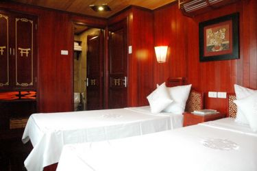 Red Dragon Junk 5 cabins