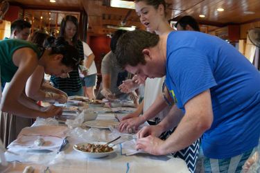 Swan Cruise Bai Tu Long