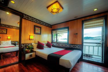 Swan Cruise Bai Tu Long