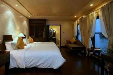 Halong Violet Cruise