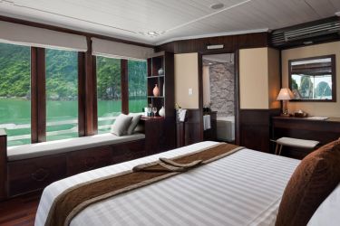 Mila cruise (Luxury Pelican Cruise)