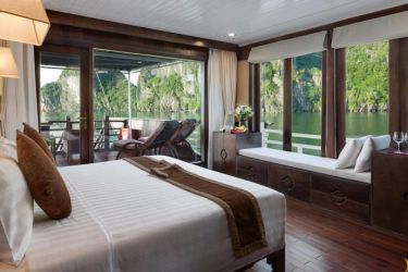 Mila cruise (Luxury Pelican Cruise)