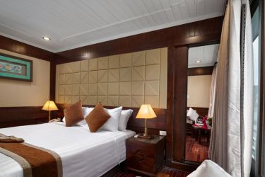 Mila cruise (Luxury Pelican Cruise)