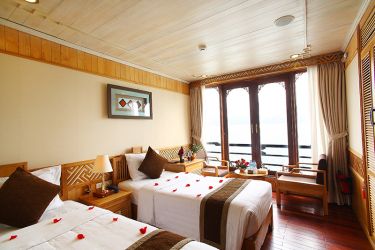 Mila cruise (Luxury Pelican Cruise)