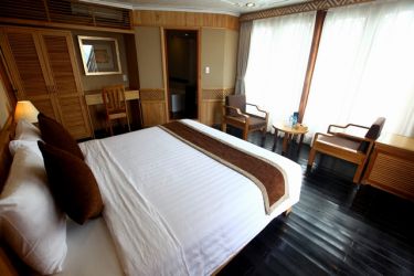 Mila cruise (Luxury Pelican Cruise)