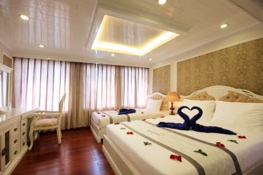 Halong Signature Cruise