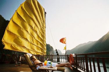 Valentine Junk 5 cabins