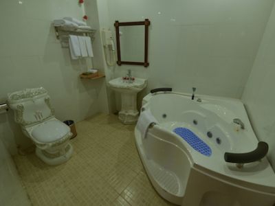 Bathrom of family room