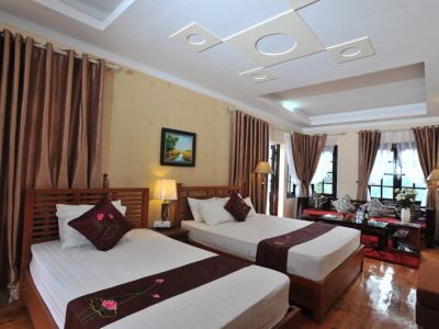 Twin bed private balcony