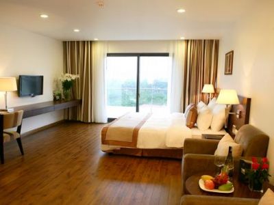 Lake view Suite balcony