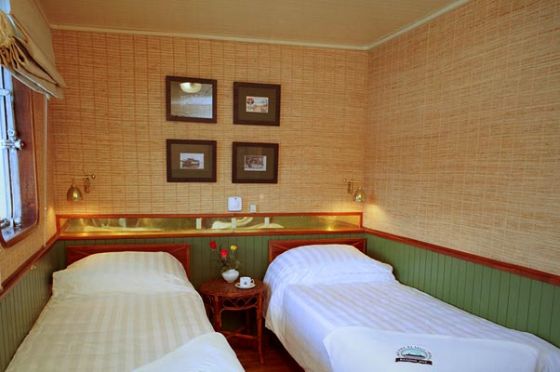 Deluxe Twin bed cabin