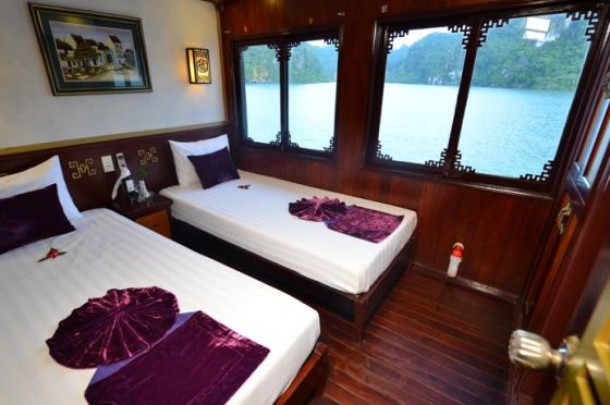 Deluxe twin bed cabin