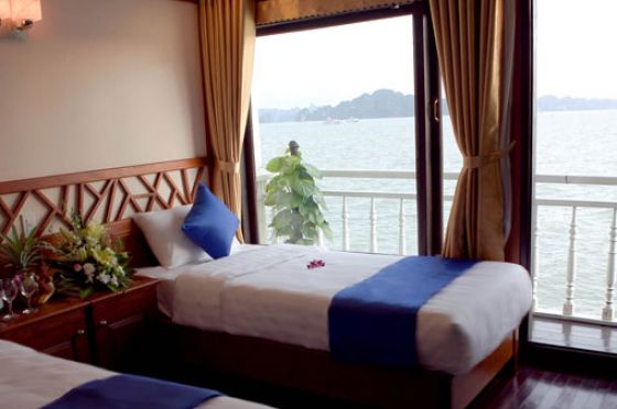 Twin bed private balcony