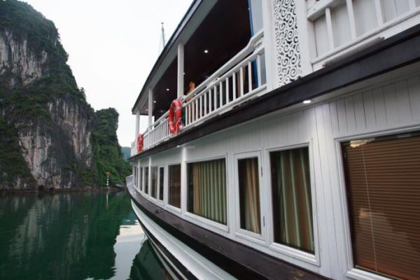 Halong Viola Cruise